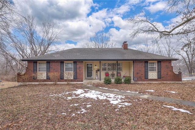 single story home featuring a porch