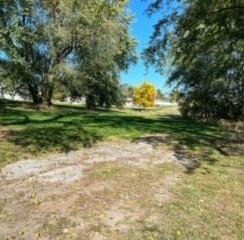305 B St, Mound City, MO 64470