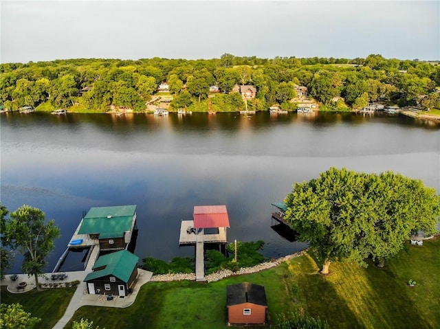 bird's eye view featuring a water view