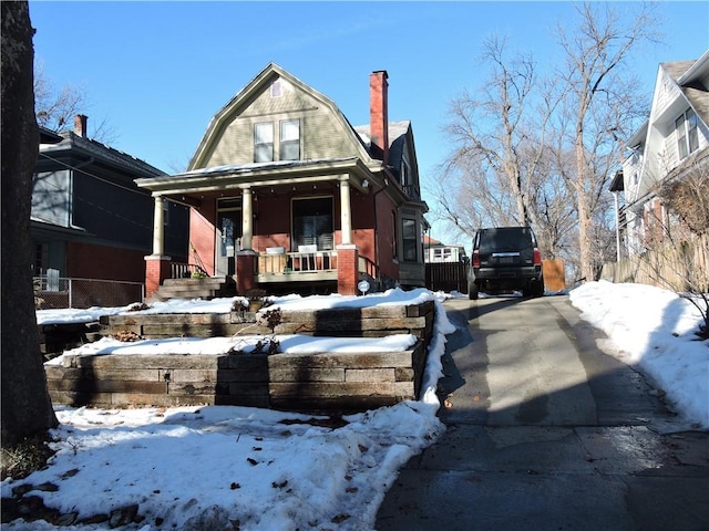 view of front of home featuring covered porch