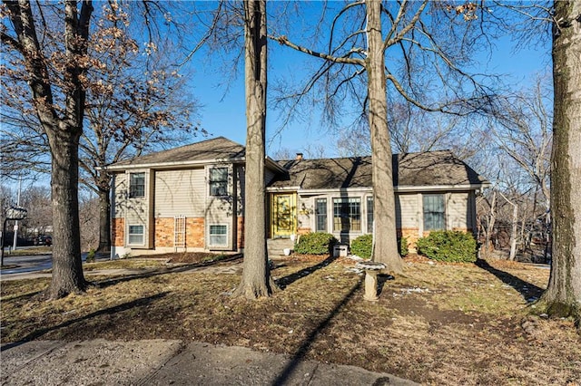 view of front facade with brick siding