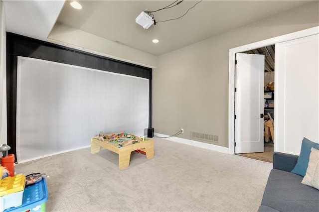 game room featuring carpet