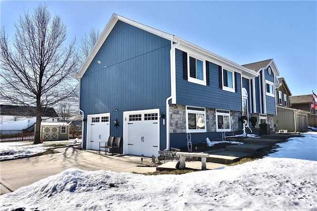 view of front facade with a garage