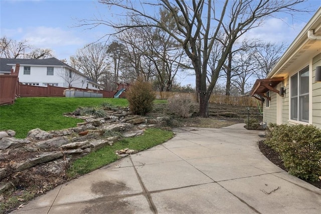 view of yard with a patio area