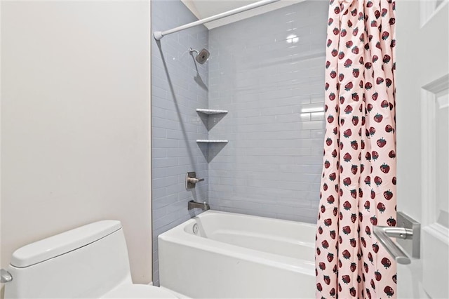 full bath with toilet and shower / tub combo with curtain