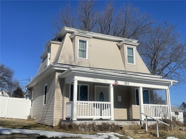 view of front of house featuring covered porch