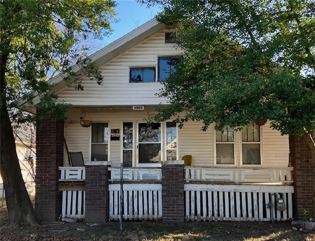 view of front of home featuring a porch