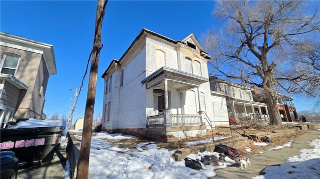 view of front of home featuring covered porch