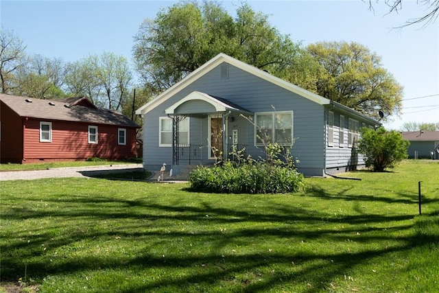 view of front of property with a front lawn