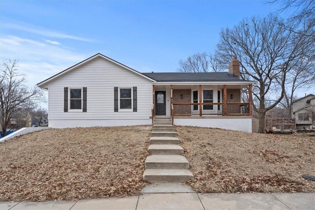 view of front of home featuring covered porch