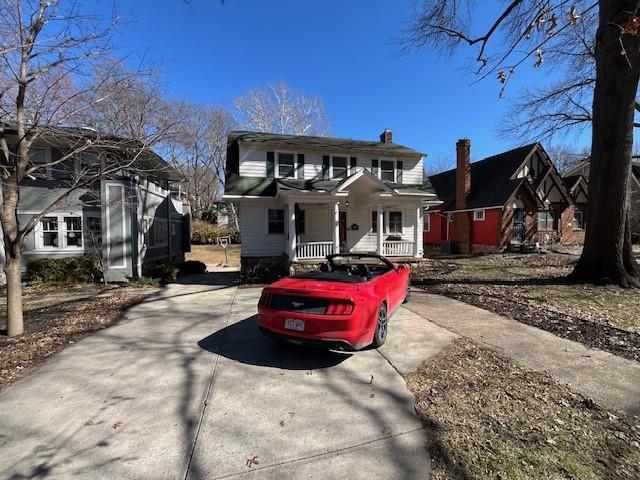 view of front of house with a porch