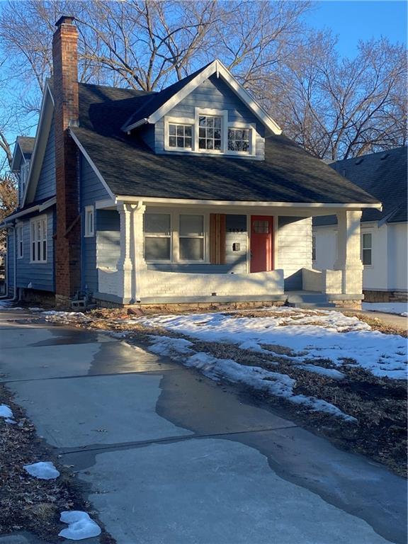 view of front of home featuring a porch