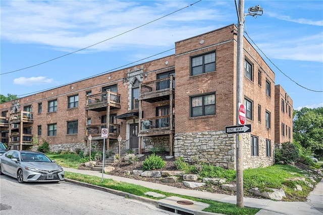1102 W 46th St Unit 3, Kansas City, MO 64111 - view of apartment building / complex
