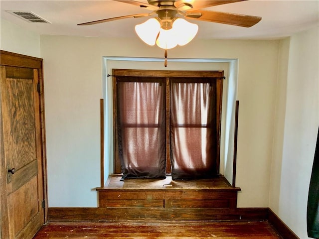 room details with ceiling fan