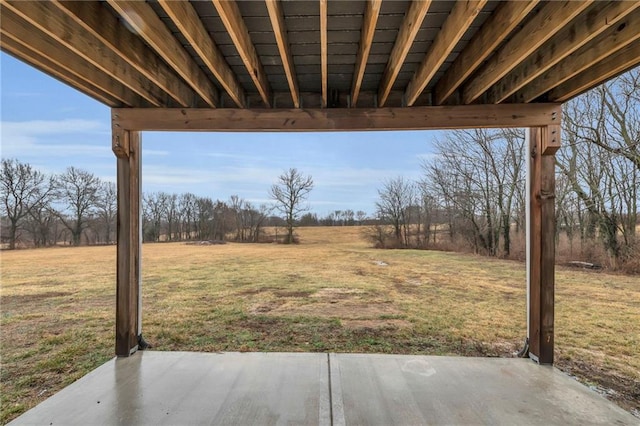 view of yard with a patio area