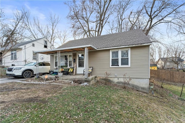 view of front of house featuring a front yard