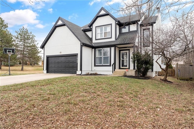 view of front of property featuring a front lawn