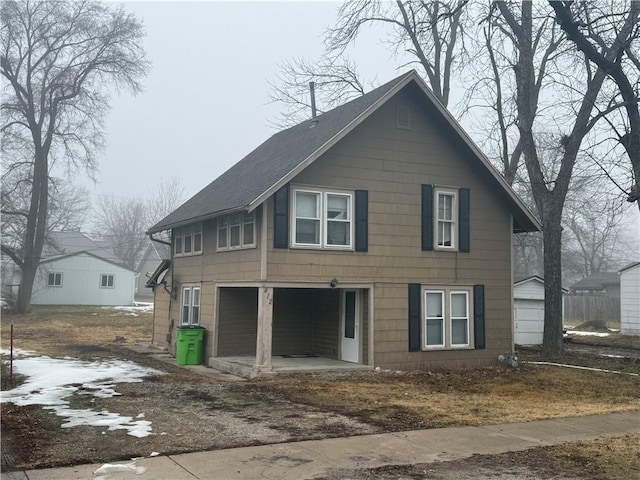 view of front of property