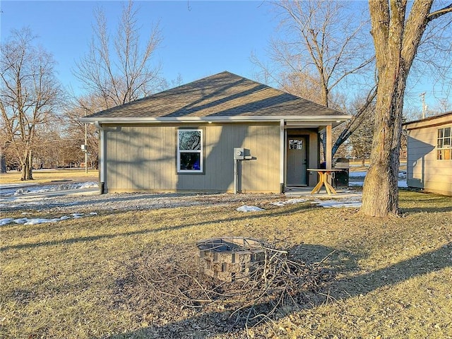 view of front of home featuring a fire pit