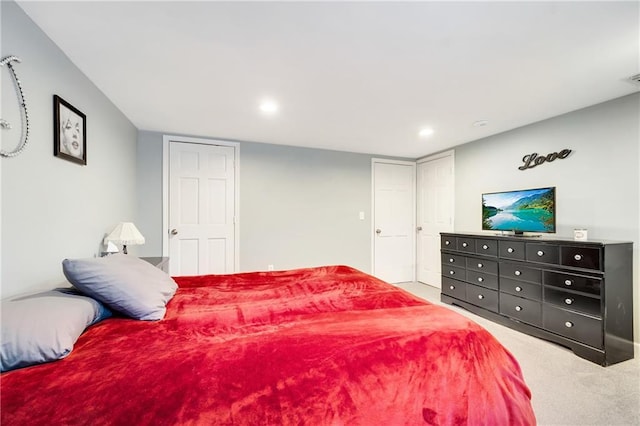 bedroom featuring carpet floors