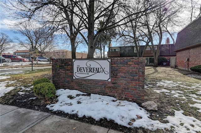 view of community / neighborhood sign