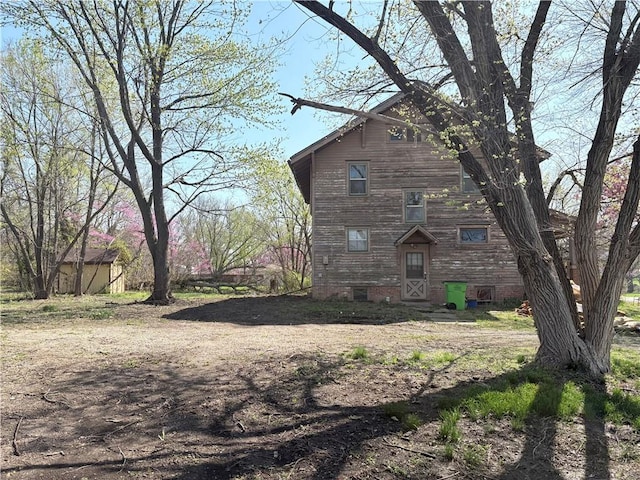 305 E 8th St, Wellsville, KS 66092 - view of property exterior