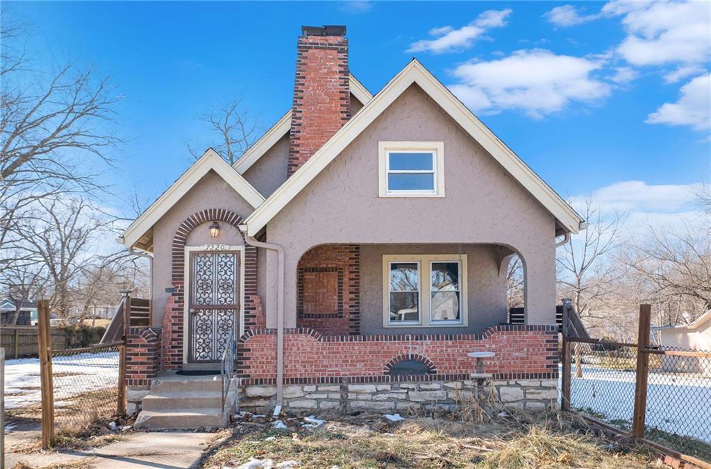 view of front of home with a porch