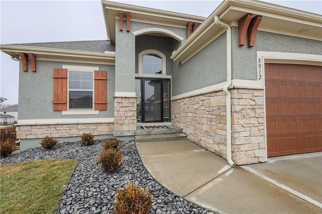 property entrance featuring a garage