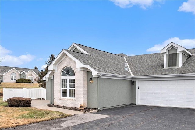 view of front facade featuring a garage