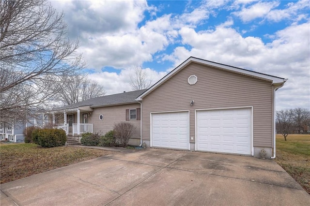 single story home featuring a garage