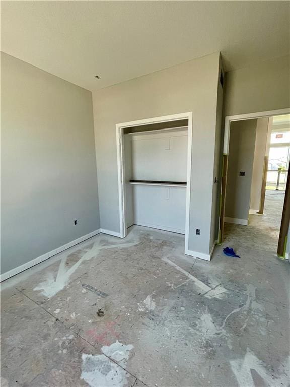 16577 W 165th Pl, Olathe, KS 66062 - unfurnished bedroom with a closet and baseboards