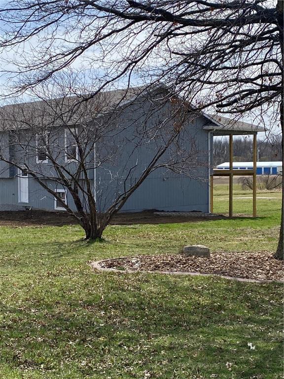 123 NW 171st Rd, Warrensburg, MO 64093 - view of grassy yard