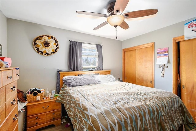 bedroom with ceiling fan