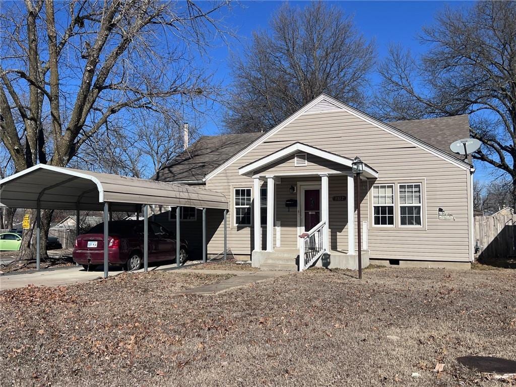 view of front of property