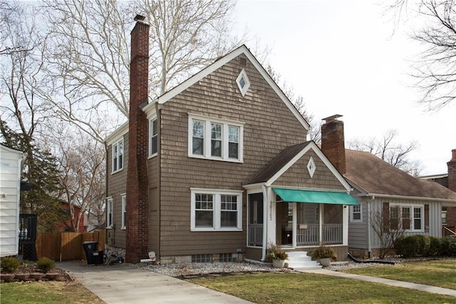 view of front of home with a front yard