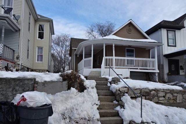 view of front of house with covered porch