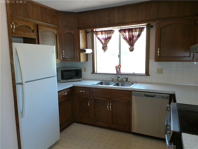 11618 Manchester Ave, Kansas City, MO 64134 - photo 15