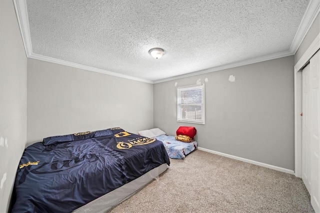 bedroom with crown molding, carpet flooring, and a textured ceiling