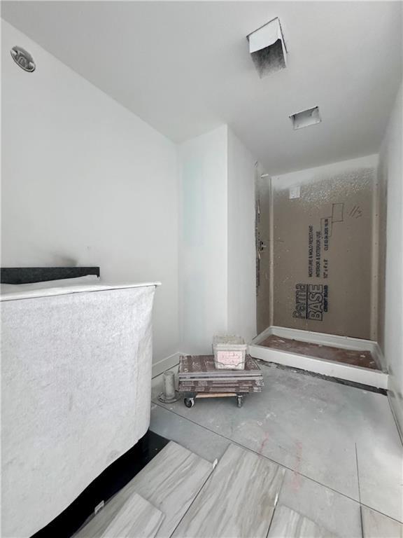 10332 N Potter Ave, Kansas City, MO 64157 - view of bathroom