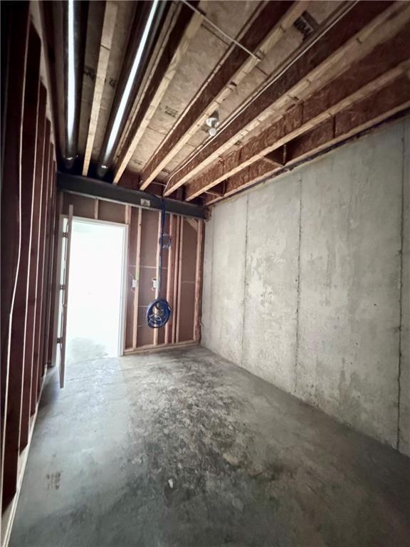 10332 N Potter Ave, Kansas City, MO 64157 - view of garage