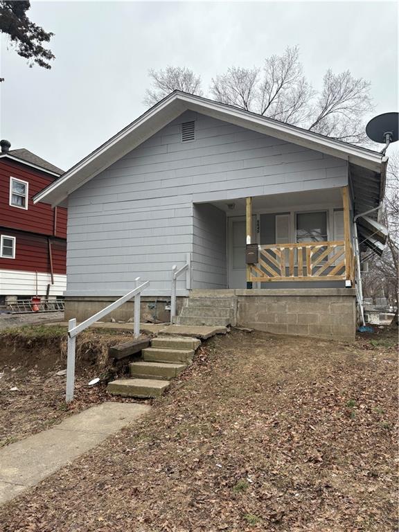 view of front facade with covered porch