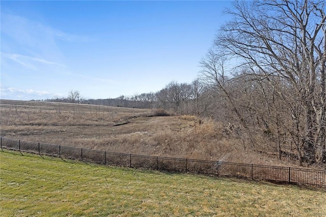 view of yard featuring a rural view