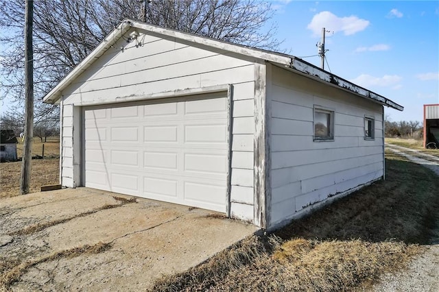 view of detached garage