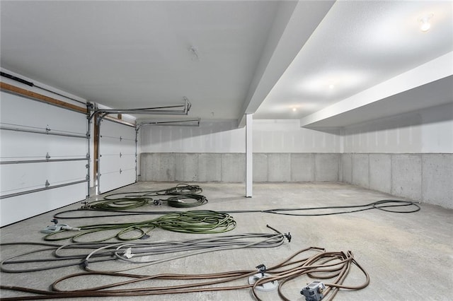 1320 N Holland Ct, Independence, MO 64056 - view of garage