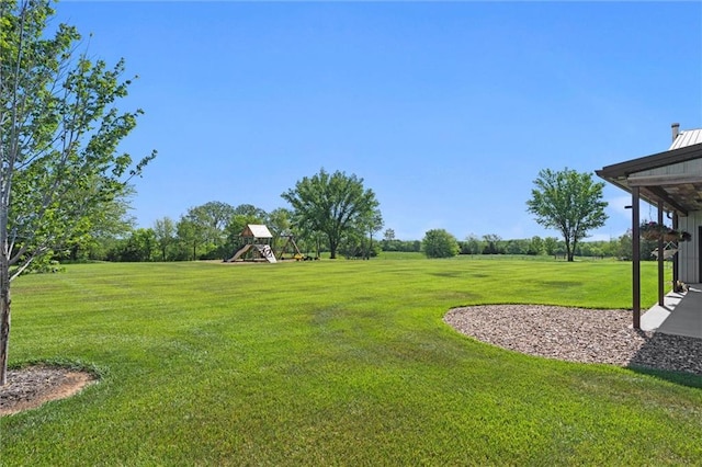 16140 214th St, Tonganoxie, KS 66086 - view of green lawn