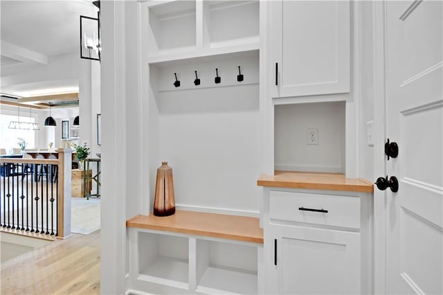 22109 W 93rd Ter, Lenexa, KS 66220 - mudroom featuring wood finished floors