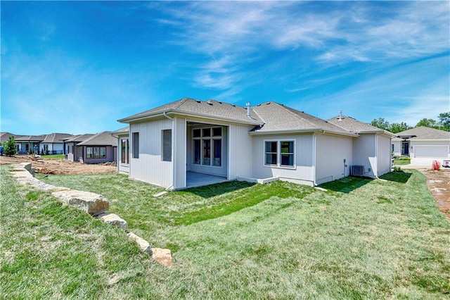 22109 W 93rd Ter, Lenexa, KS 66220 - back of property featuring a yard