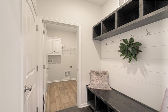 1102 Noah Ln, Kearney, MO 64060 - mudroom featuring wood finished floors and baseboards