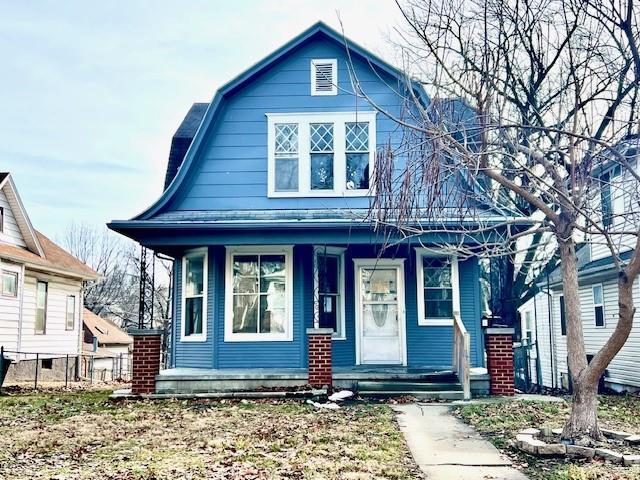 view of front of home featuring a porch