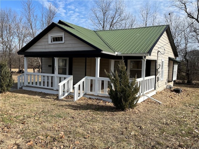 view of front of home featuring a porch